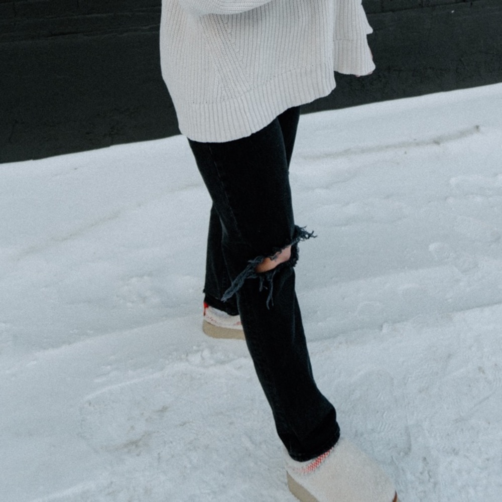 Abercrombie and Fitch- The 90s Straight Ultra High Rise jeans